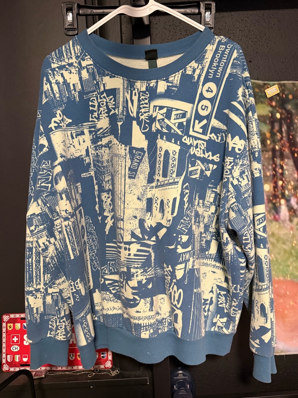 Graffiti crewneck